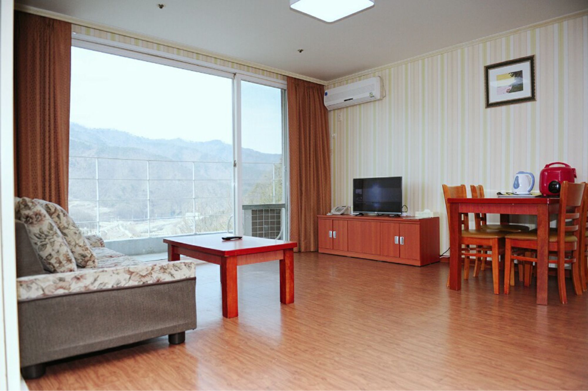 Muju Ilsung Condo Экстерьер фото